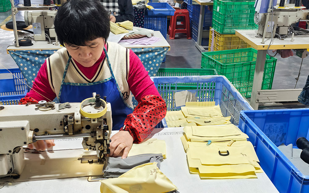 How to Source Custom Dog Collars from China — A Step-by-Step Guide for Brand Owners